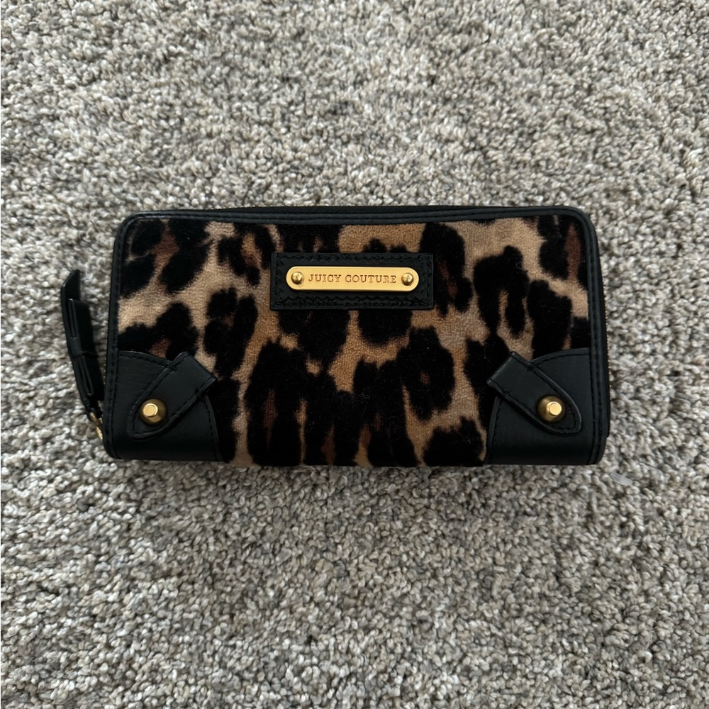 Juicy Couture Velour wallet